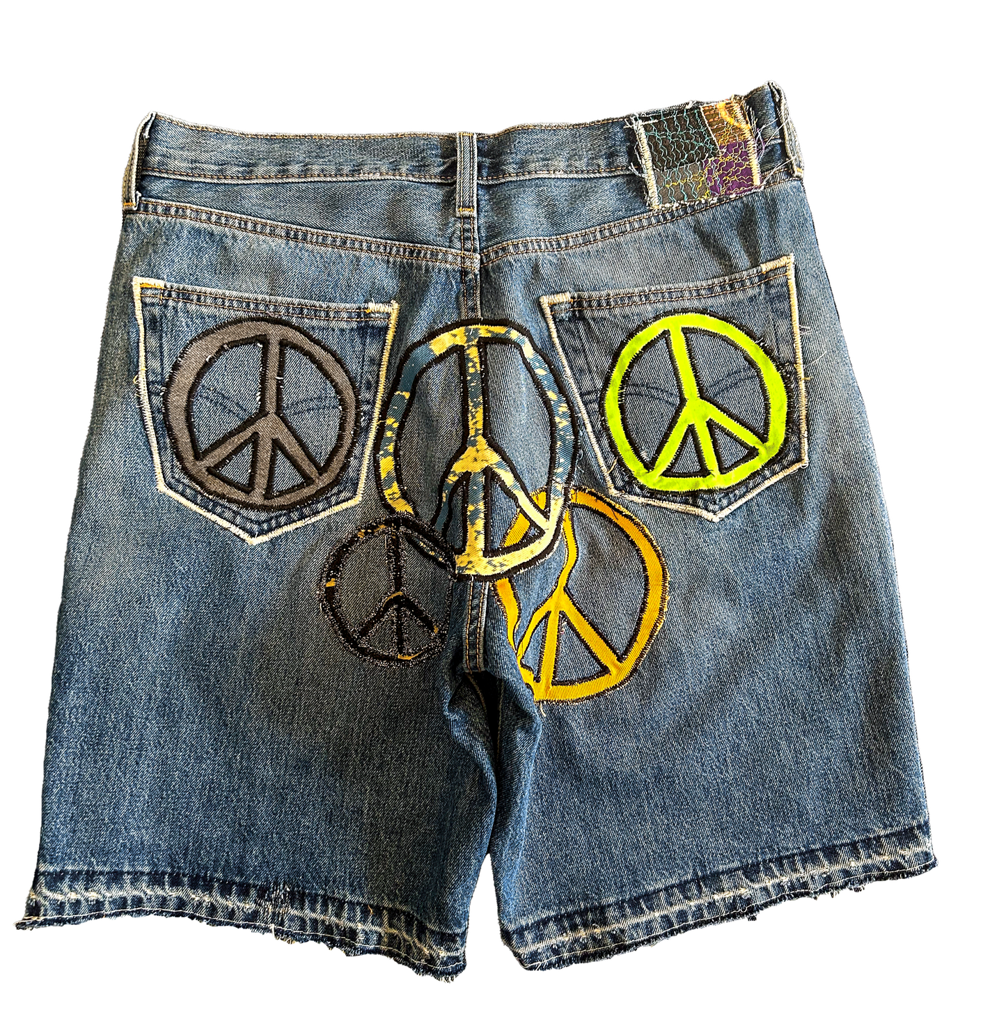 PEACE PATCHWORK DENIM SHORT